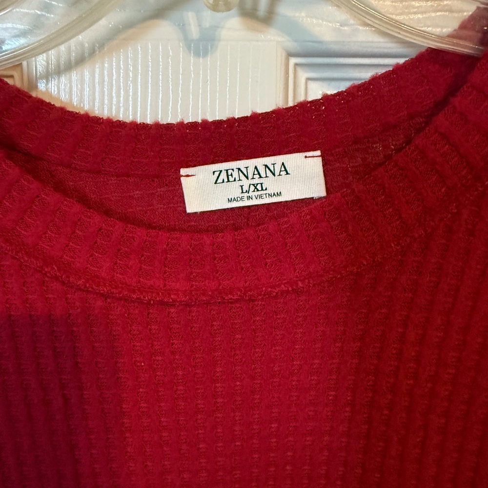 Zenana Outfitters Crimson Textured Knit Top - Picture 2 of 2